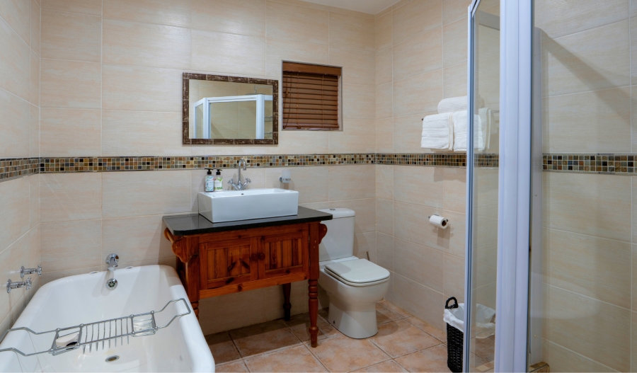 5 Bedroom Property for Sale in Paradise Beach Eastern Cape